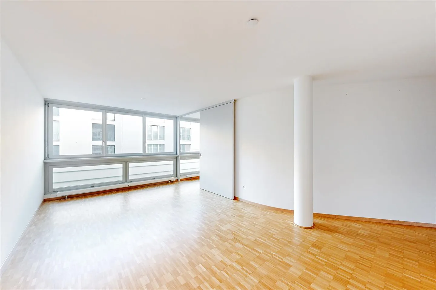 Now benefit: Exclusive move-in offer! - Photo 4 of 12