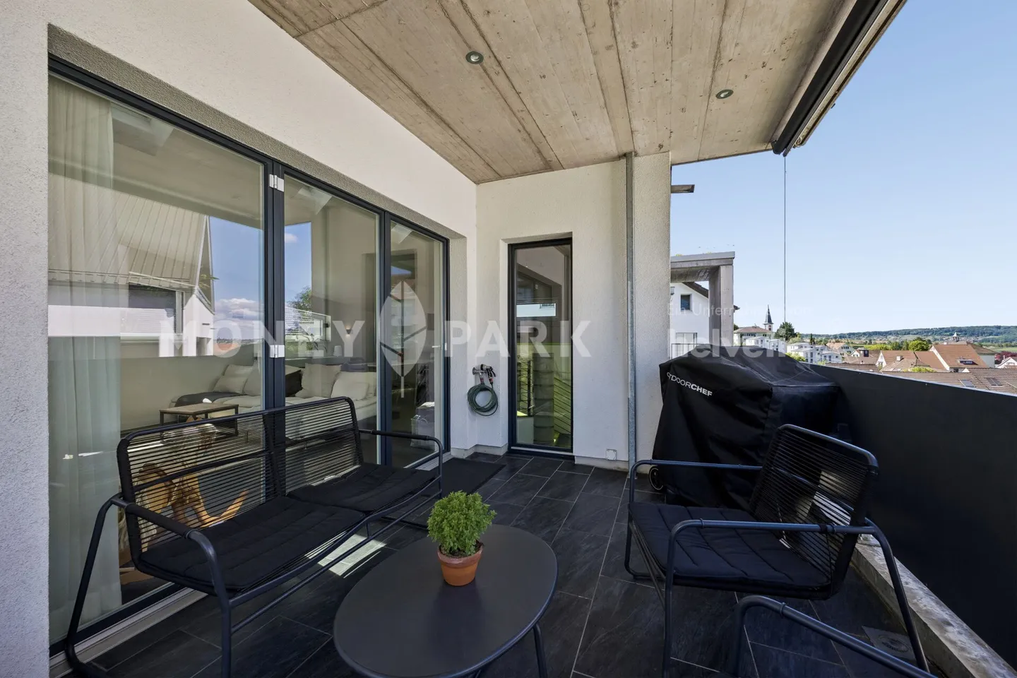 Architektonisches Highlight mit Pool - Foto 9 von 13