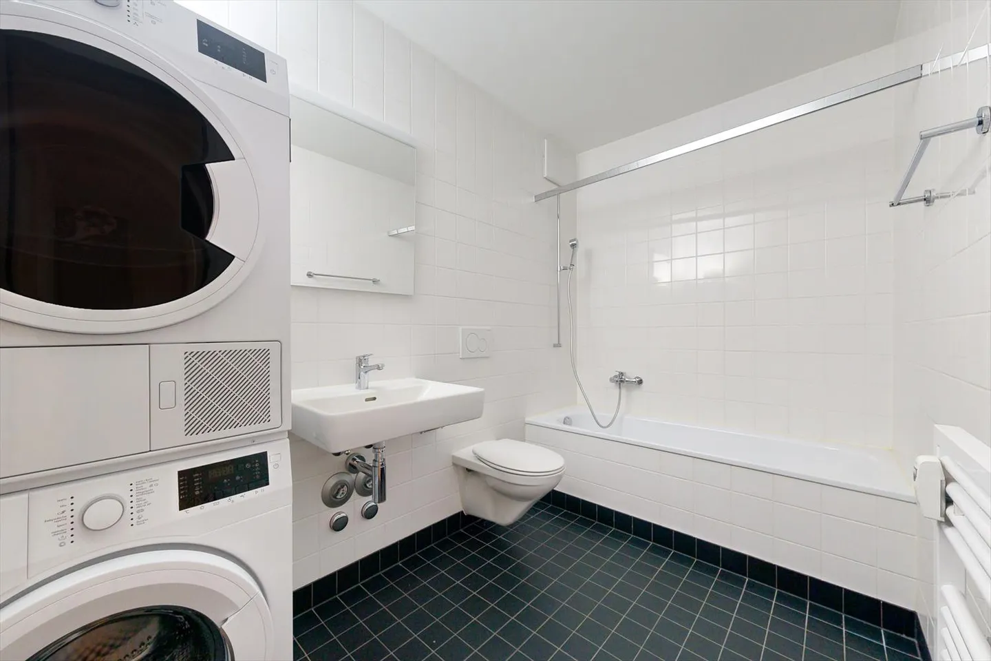 Now benefit: Exclusive move-in offer! - Photo 10 of 12