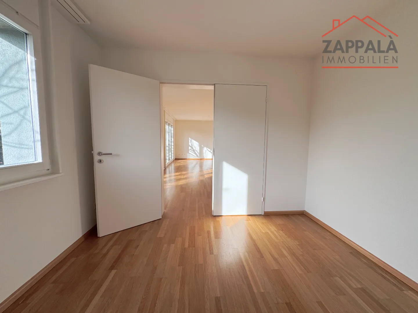 Elegante 4.5-Zimmer-Wohnung mit Stil und Substanz - Foto 8 von 22