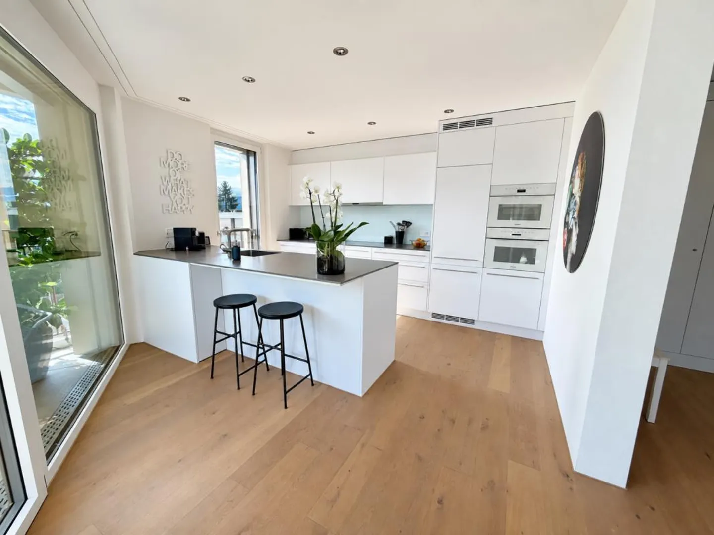 Vivere in modo elegante e moderno - vicino alla natura a Rüti ZH - Foto 2 di 9