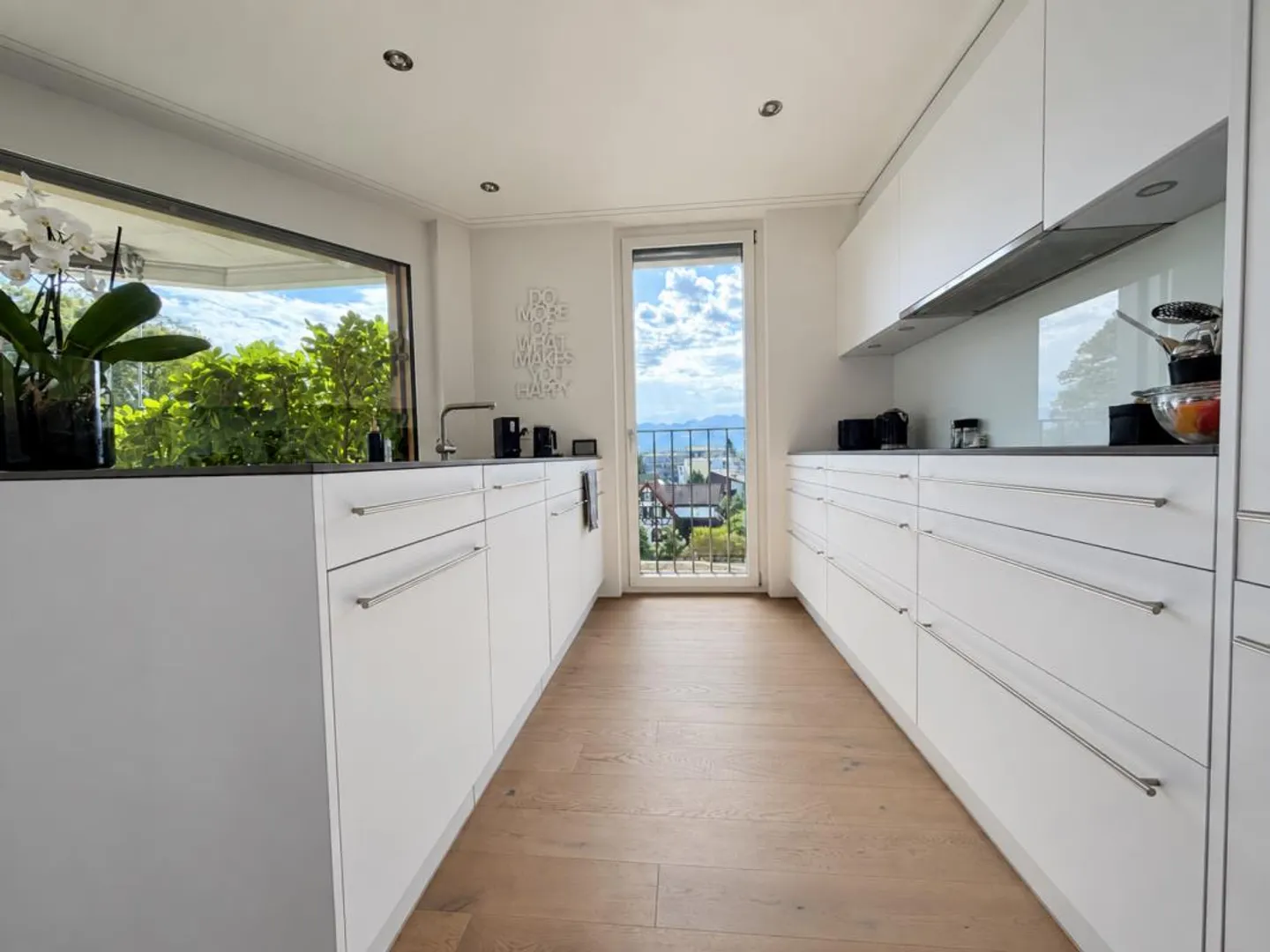 Vivere in modo elegante e moderno - vicino alla natura a Rüti ZH - Foto 3 di 9