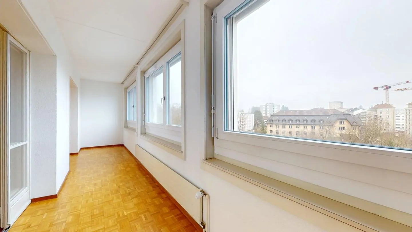 A large 4.5-room apartment for rent on the 6th floor - Photo 7 of 8