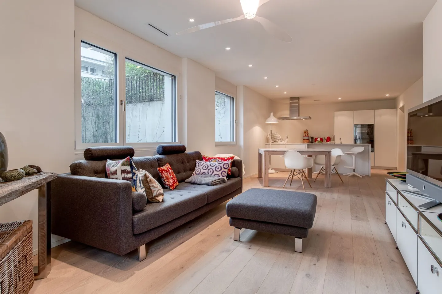 Appartement de jardin moderne 2.5 pièces (139.5m2) dans le quartier 7 - Photo 5 sur 18