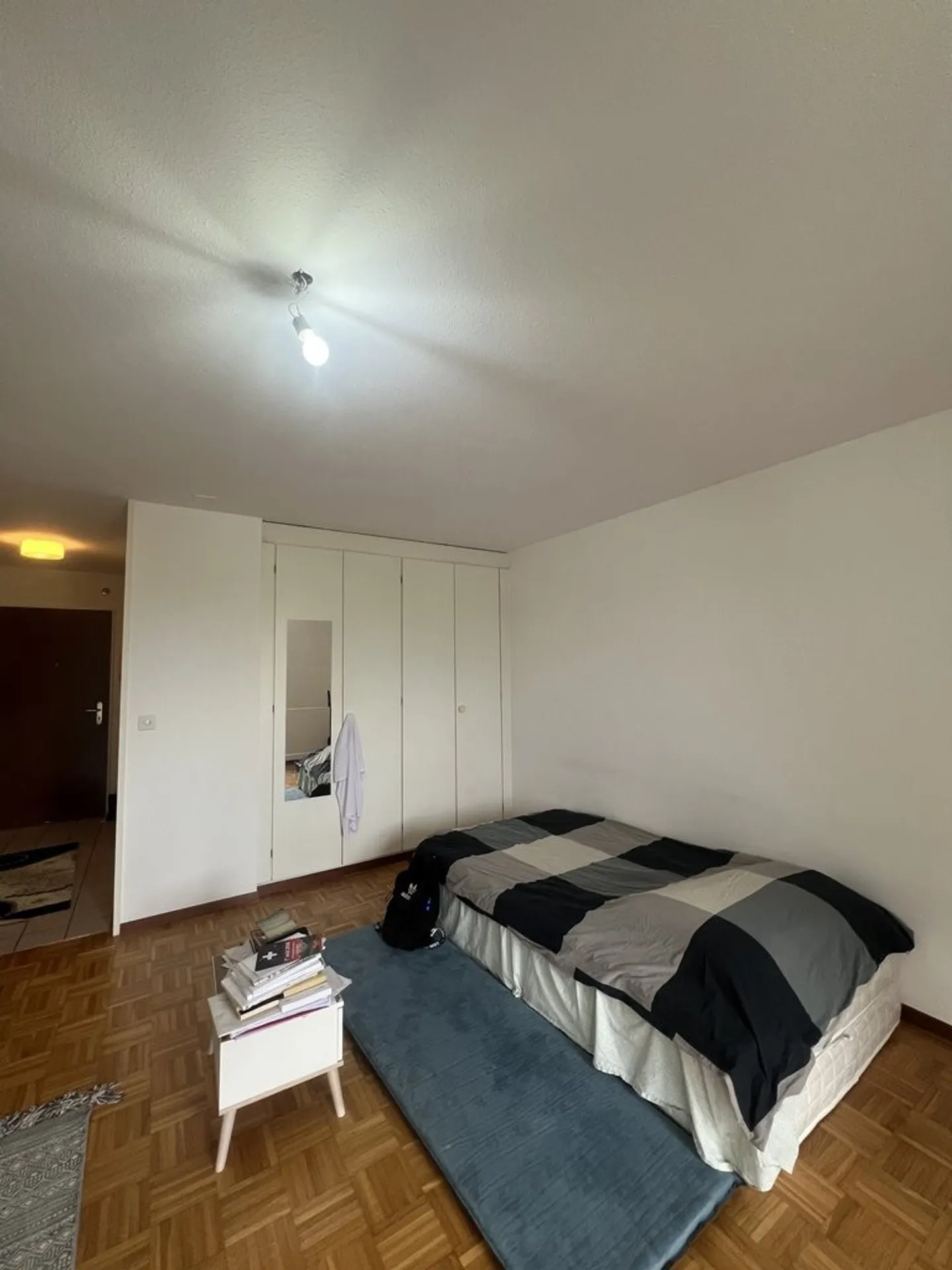Zu ergreifen! Wunderschönes Studio in der Nähe aller Annehmlichkeiten! - Foto 2 von 4