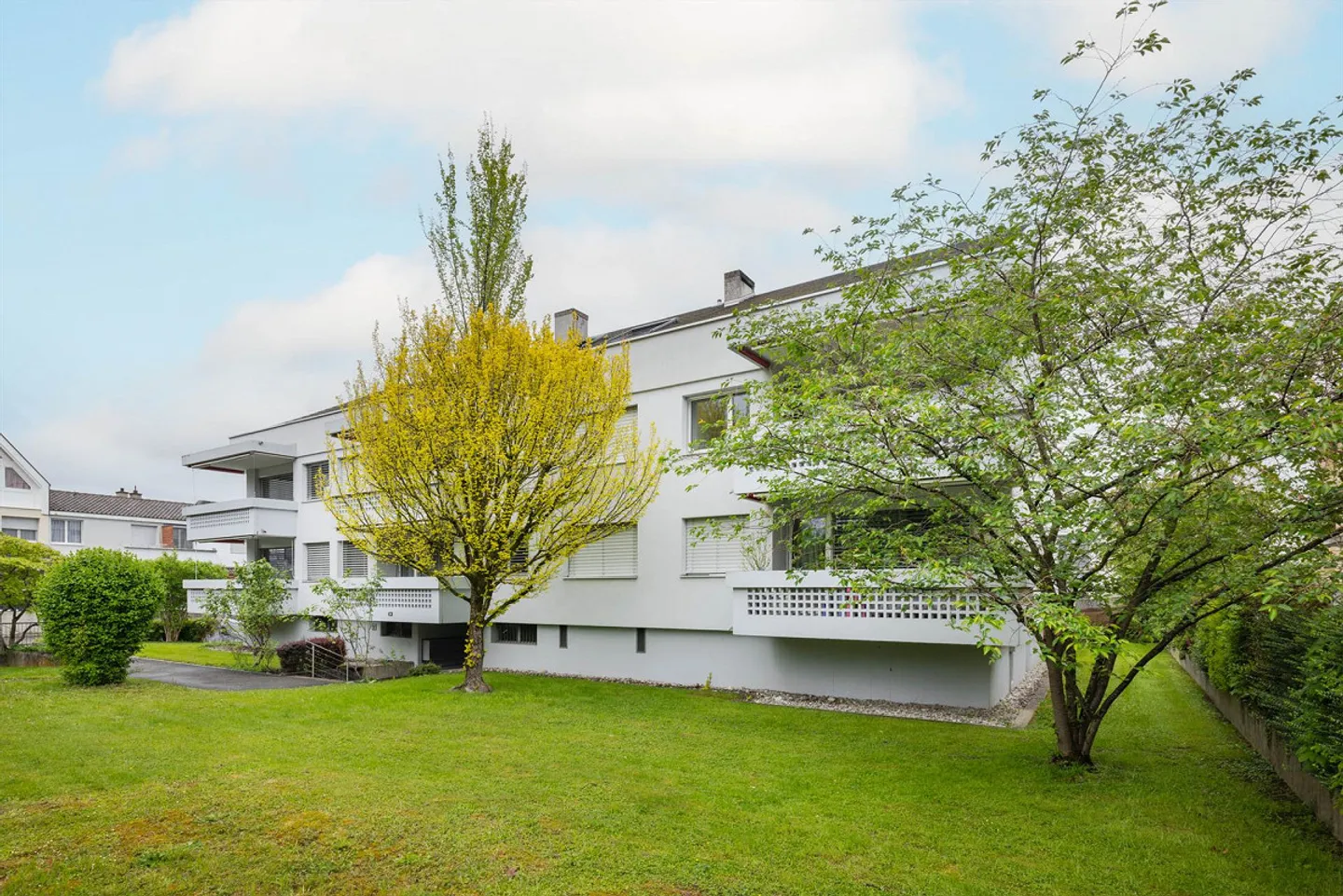 Renovated 2.5-room attic apartment 86m2 in a central location - Photo 1 of 8