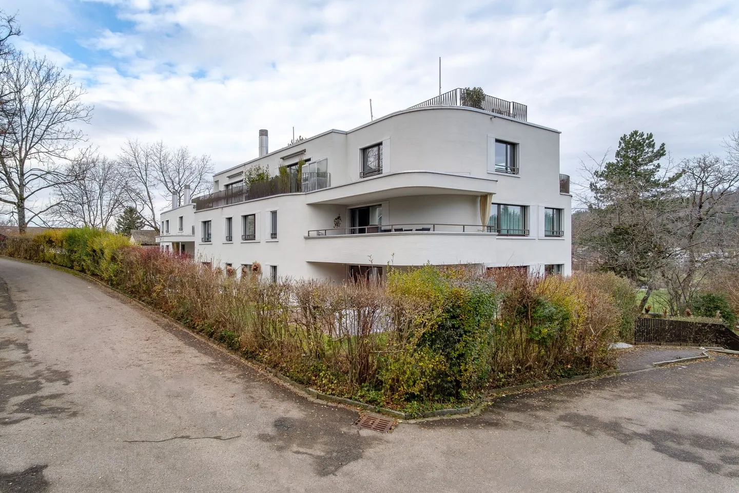 Appartement de jardin moderne 2.5 pièces (139.5m2) dans le quartier 7 - Photo 4 sur 18