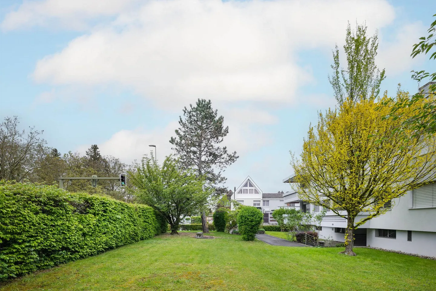 Renovated 2.5-room attic apartment 86m2 in a central location - Photo 2 of 8