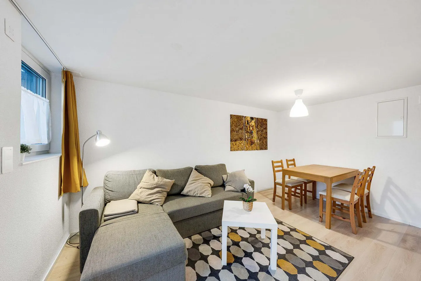 Single-family house with a separate apartment - Photo 10 of 13