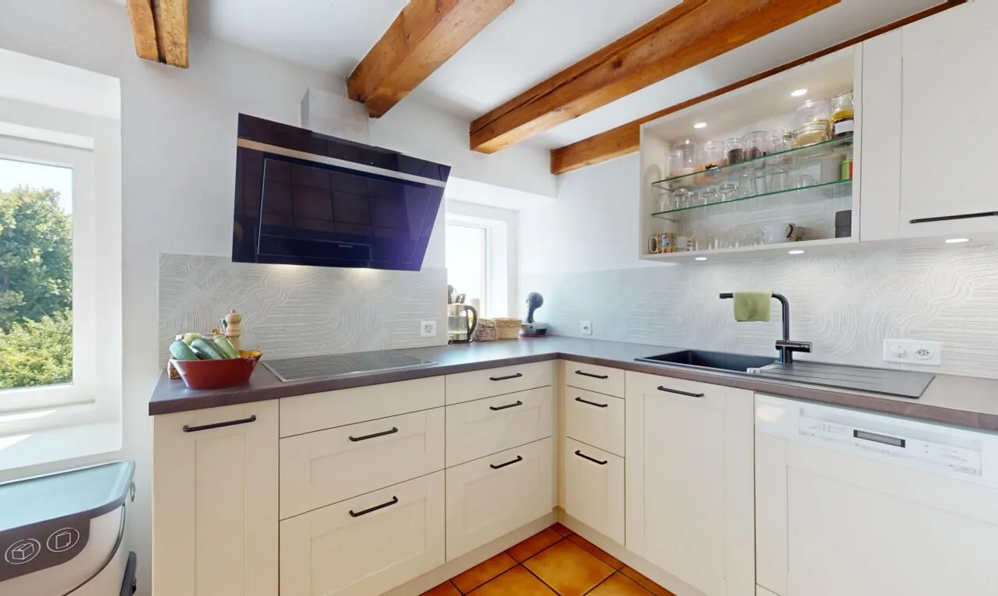 Vicino a Yverdon: ampio appartamento ristrutturato 4.5p con giardino condiviso - Foto 5 di 11