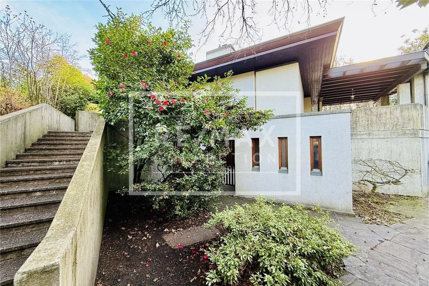 Elegante Villa mit Pool und privatem Garten in Gentilino - Foto 12 von 13