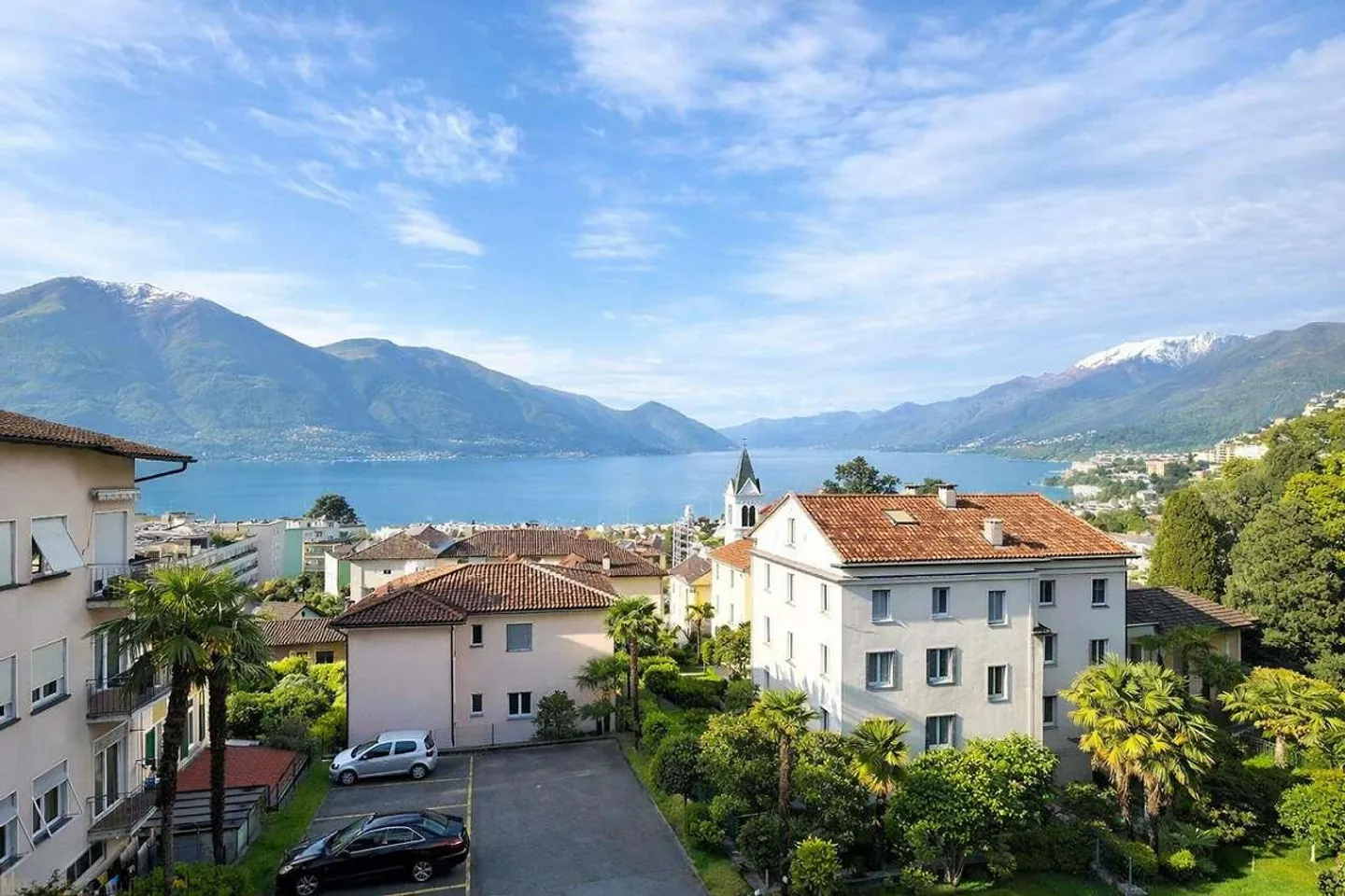 Muralto - Elegant 4.5 Room Apartment with 150 m2 and Lake View - Photo 11 of 12