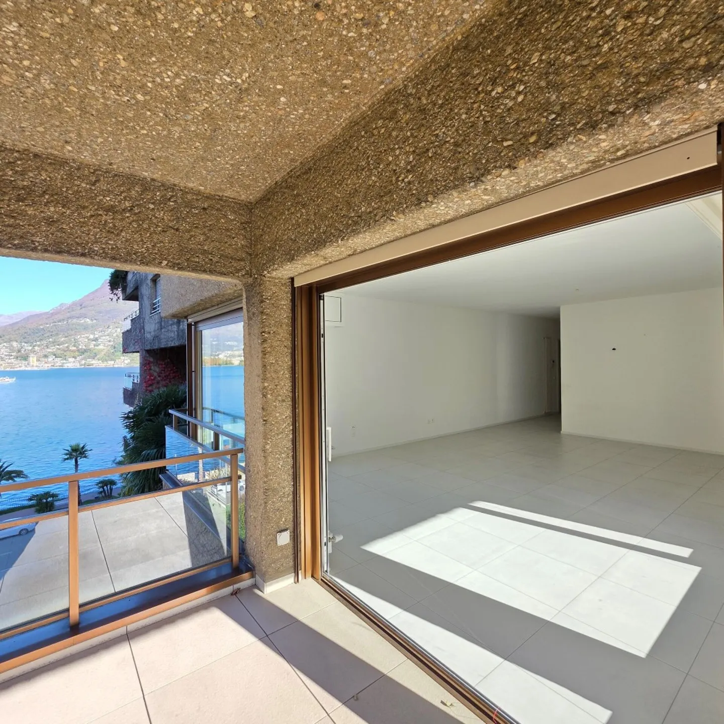 Appartement à louer 3.5 pièces avec vue sur le lac - Photo 3 sur 12