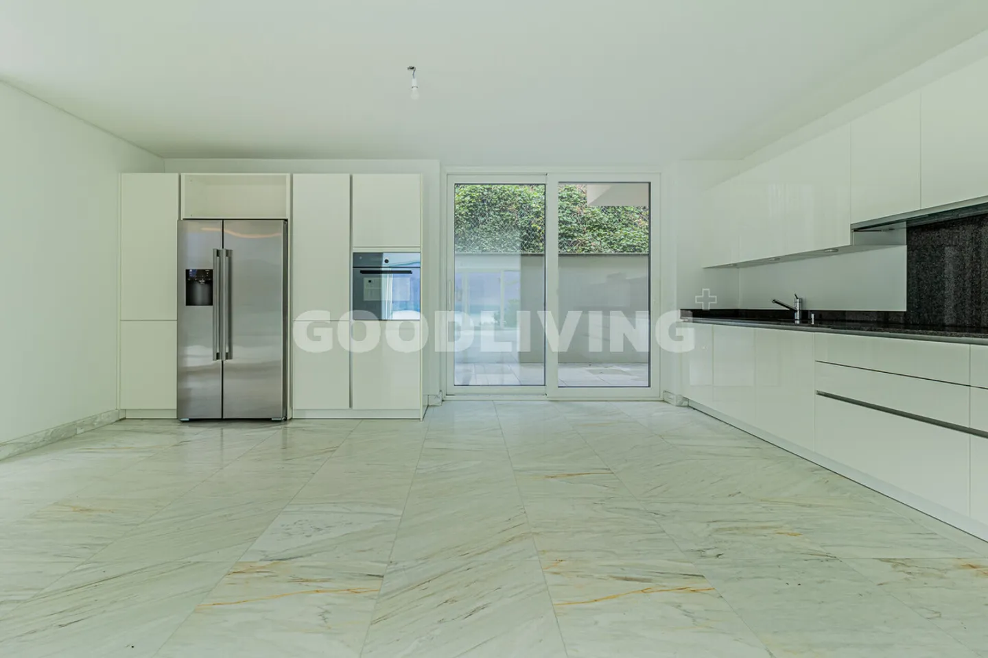 328 m² stilvolles Wohnen mit Privatsphäre &amp; Panorama-Seesicht - Foto 4 von 7