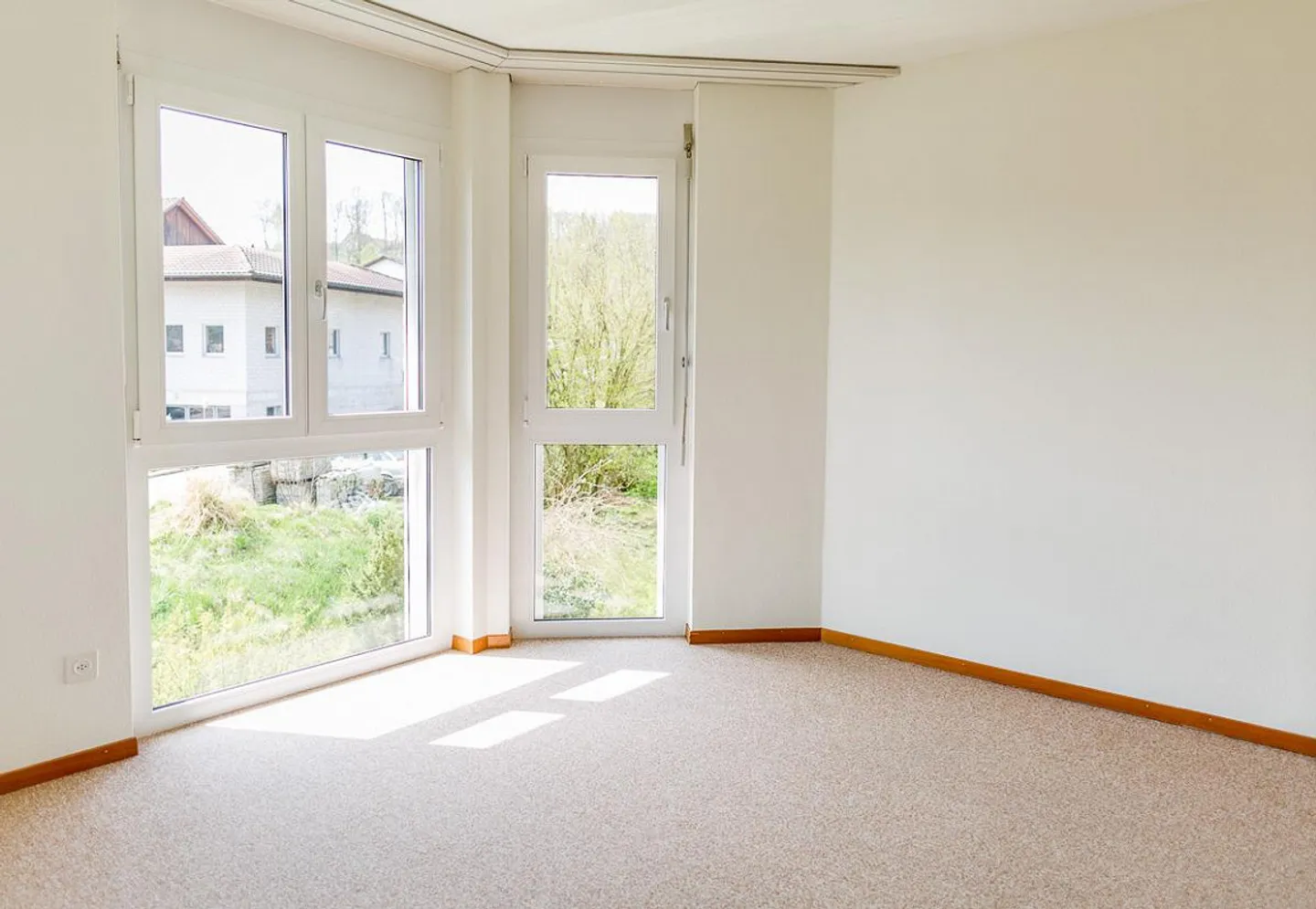 Appartement lumineux de 4,5 pièces avec cheminée confortable, limité jusqu'au 30.... - Photo 7 sur 8