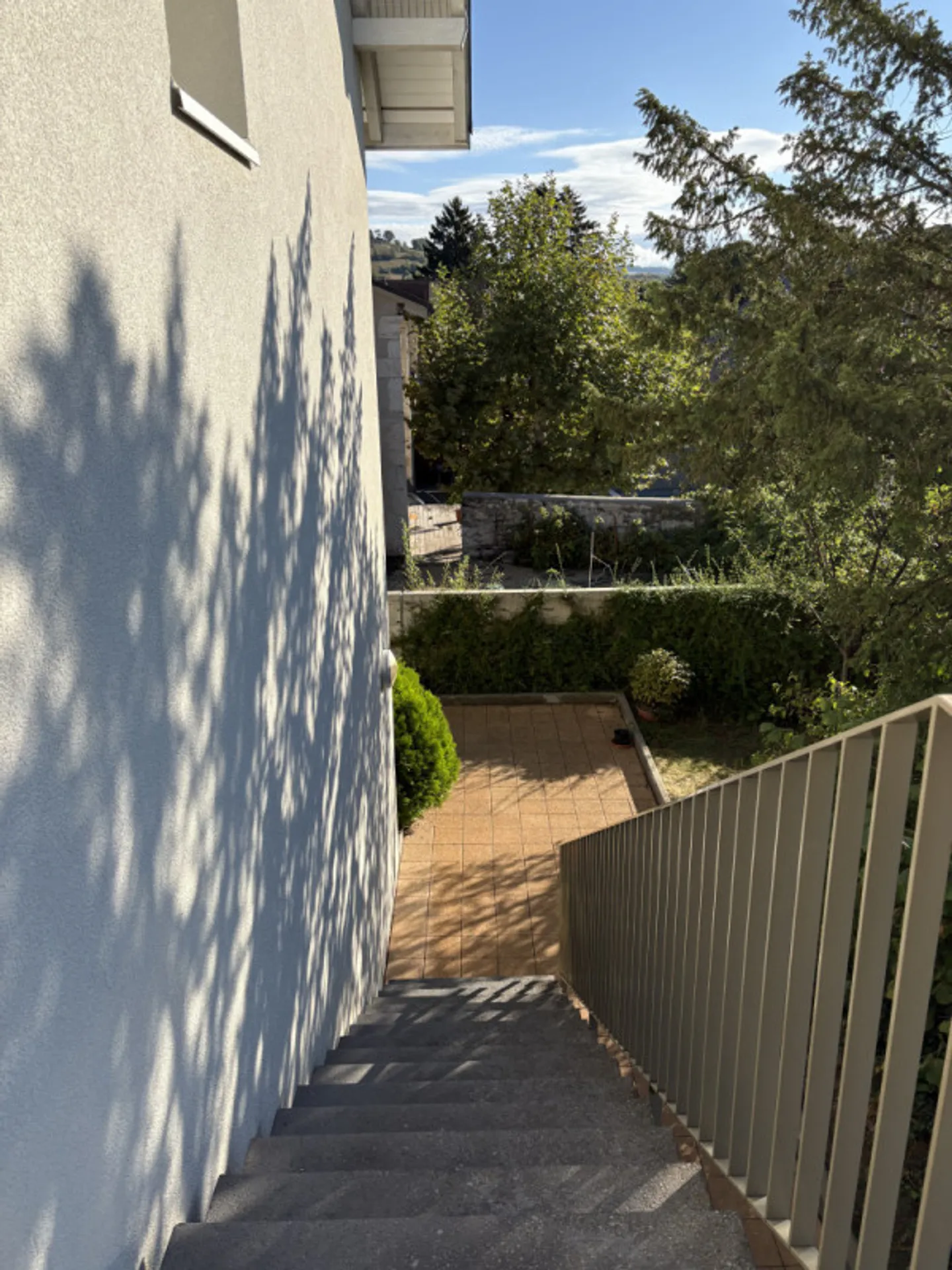 Bright recent duplex 4.5p in the center of Genolier Terrace 2 parking spaces - Photo 2 of 17