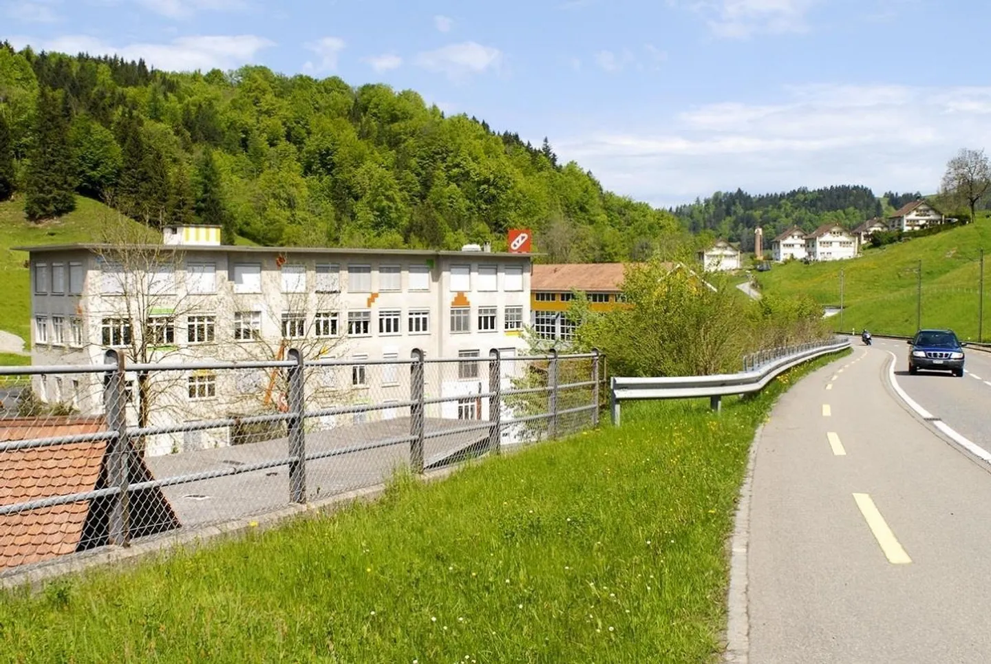 Geräumige Gewerberäume - Foto 2 von 14