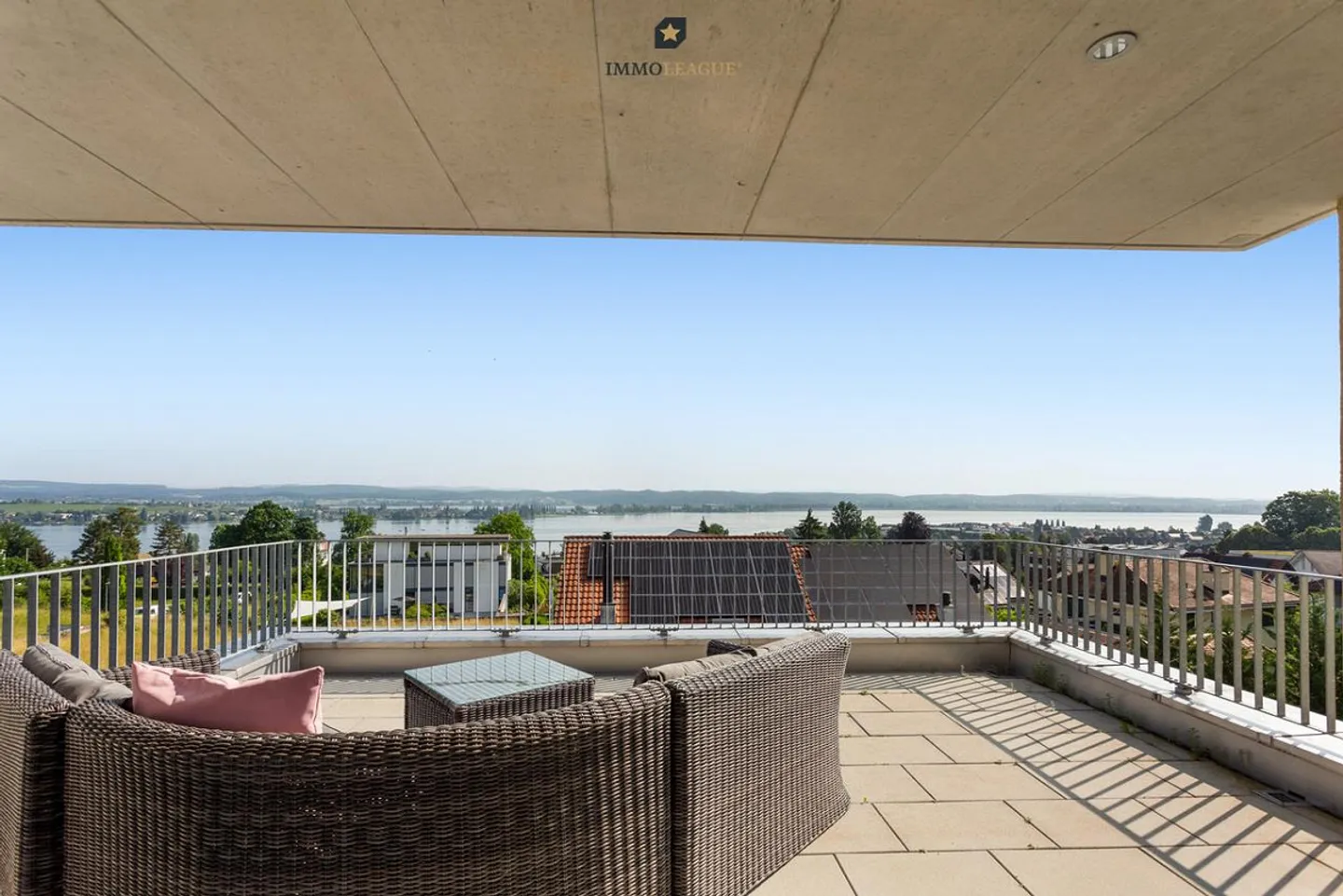 Modern Living Oasis with Beautiful Lake View. - Photo 7 of 13