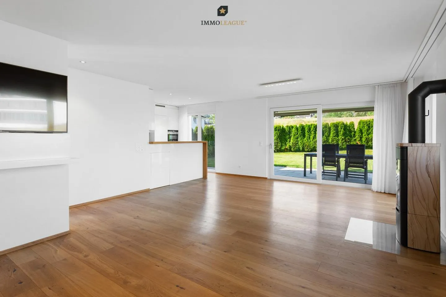 Modern Living Oasis with Beautiful Lake View. - Photo 3 of 13