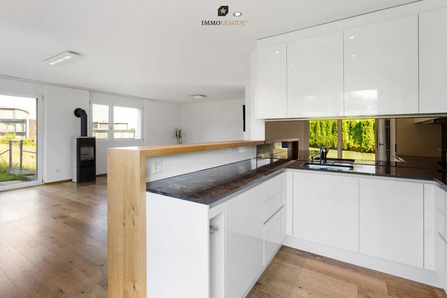 Modern Living Oasis with Beautiful Lake View. - Photo 5 of 13