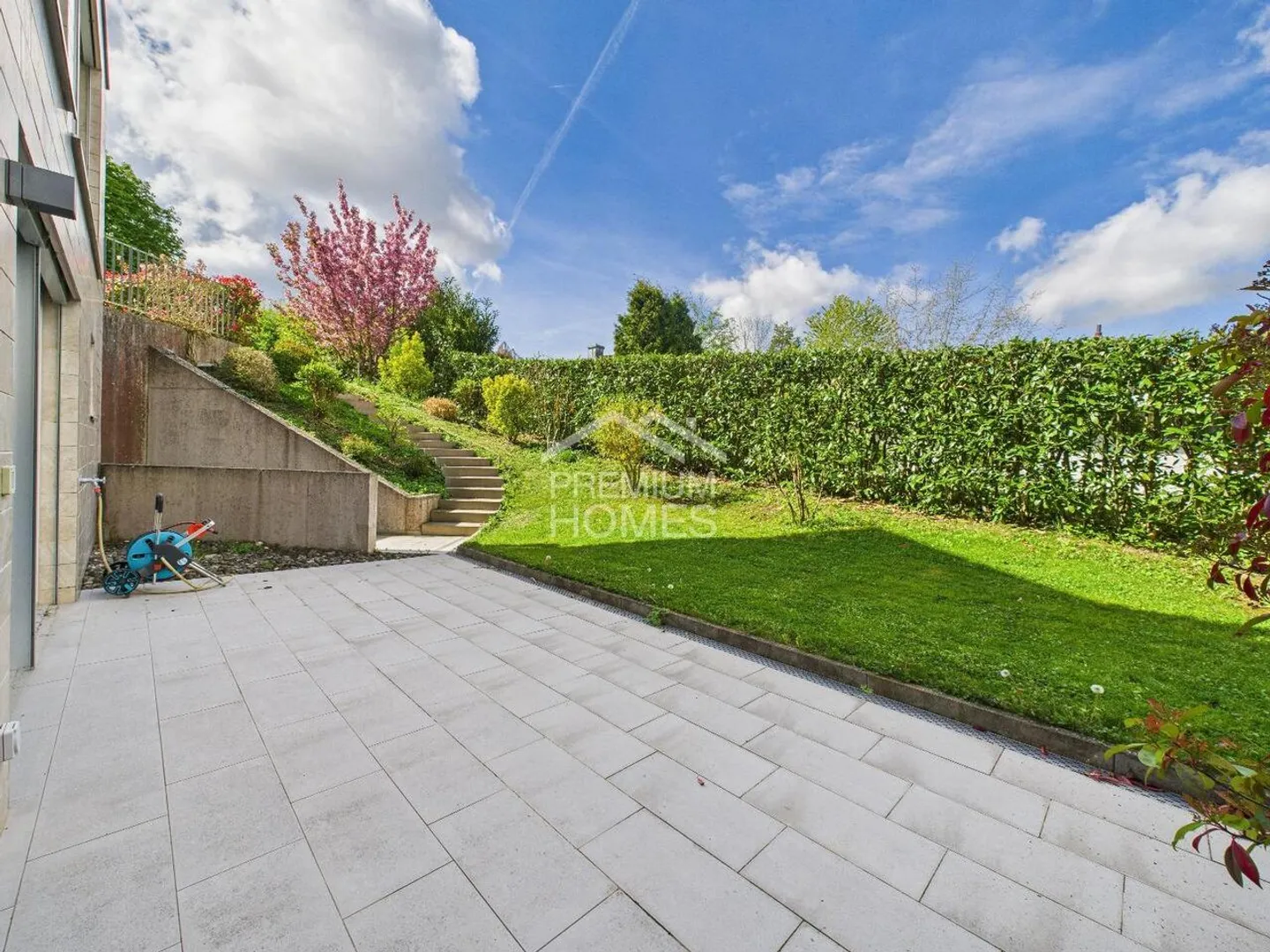 IDYLLIC AND YET CENTRAL - PERFECT LIVING OASIS - Photo 2 of 9