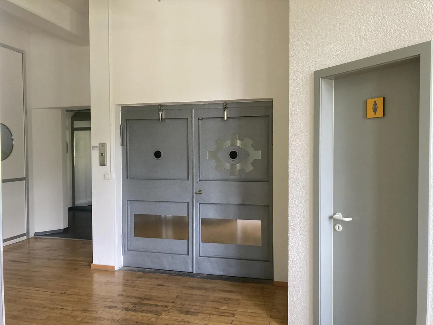 Geräumige Gewerberäume - Foto 8 von 14