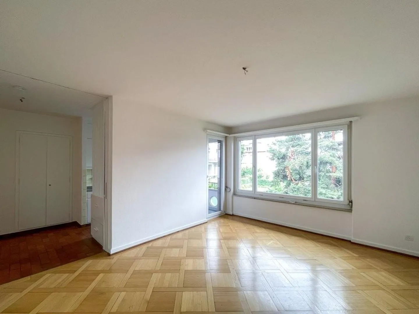 For rent in the most central residential area in District 6 - Photo 5 of 6
