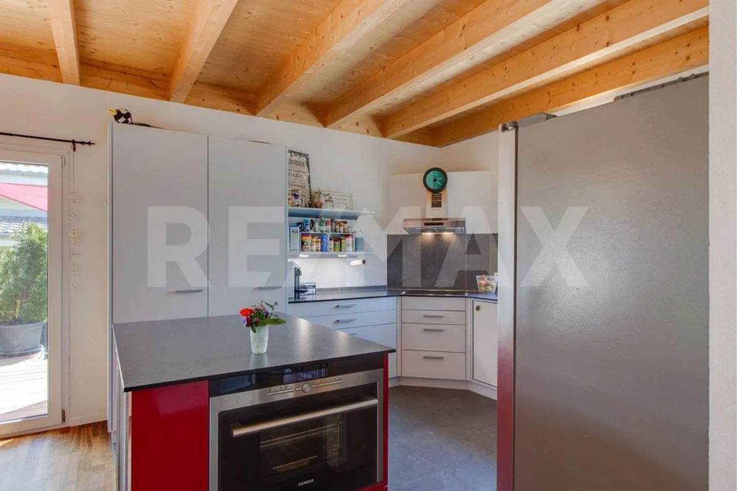 Geräumiges Familienhaus in ruhiger Lage - Foto 8 von 13