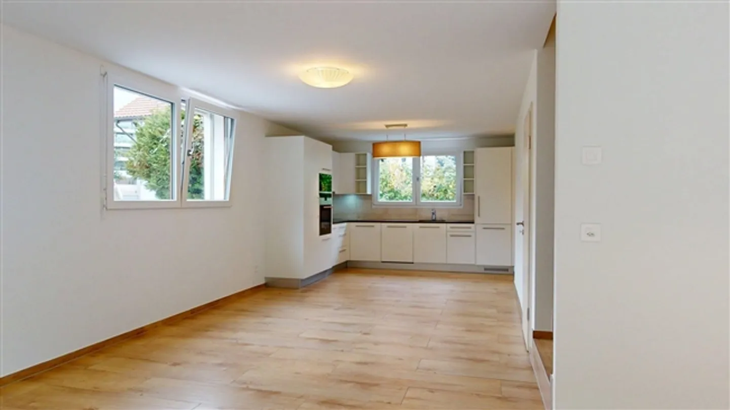 «Wunderschönes Reihenhaus mit großem Garten, ideal gelegen» - Foto 1 von 16