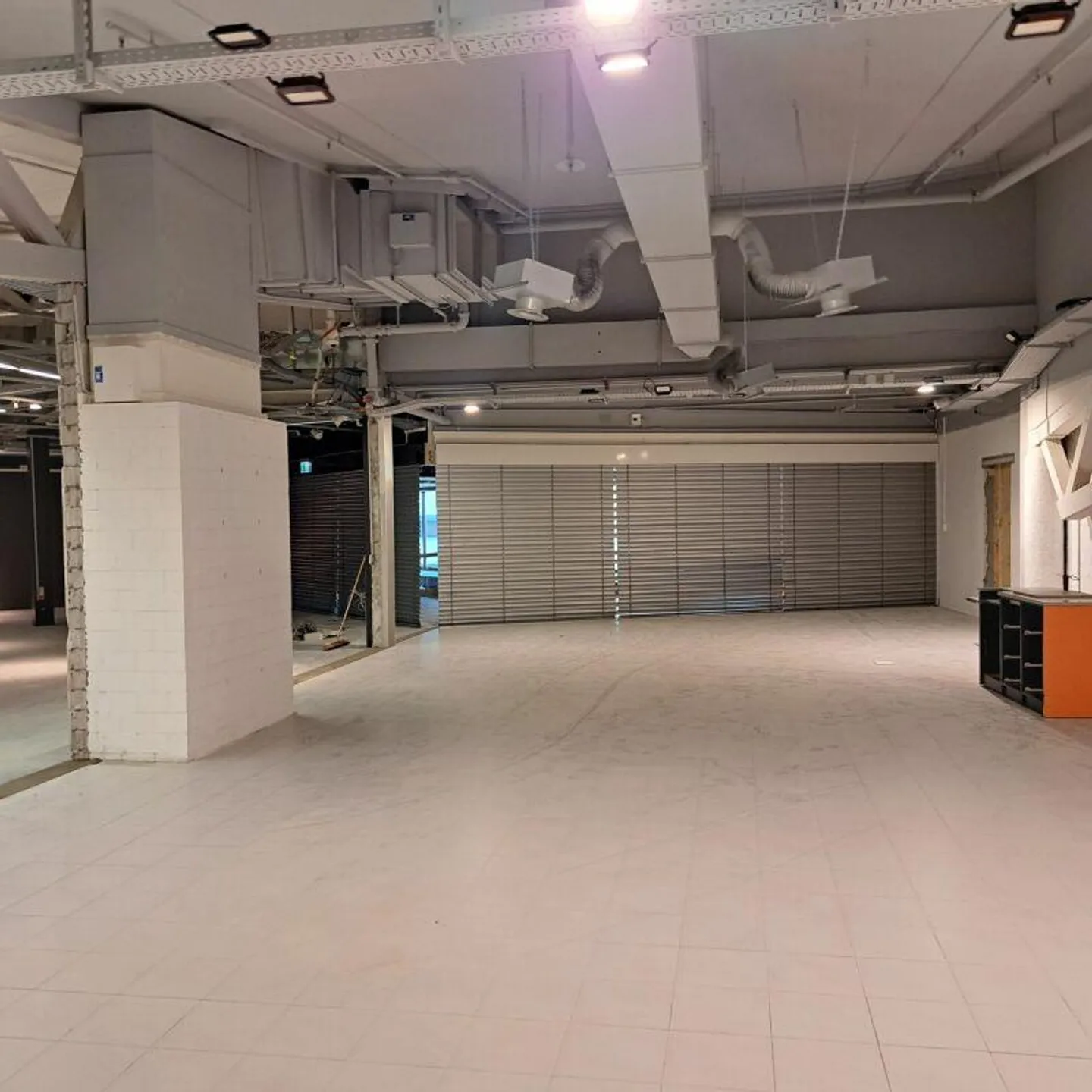 Spazio commerciale attraente nel Säntispark - Foto 4 di 8
