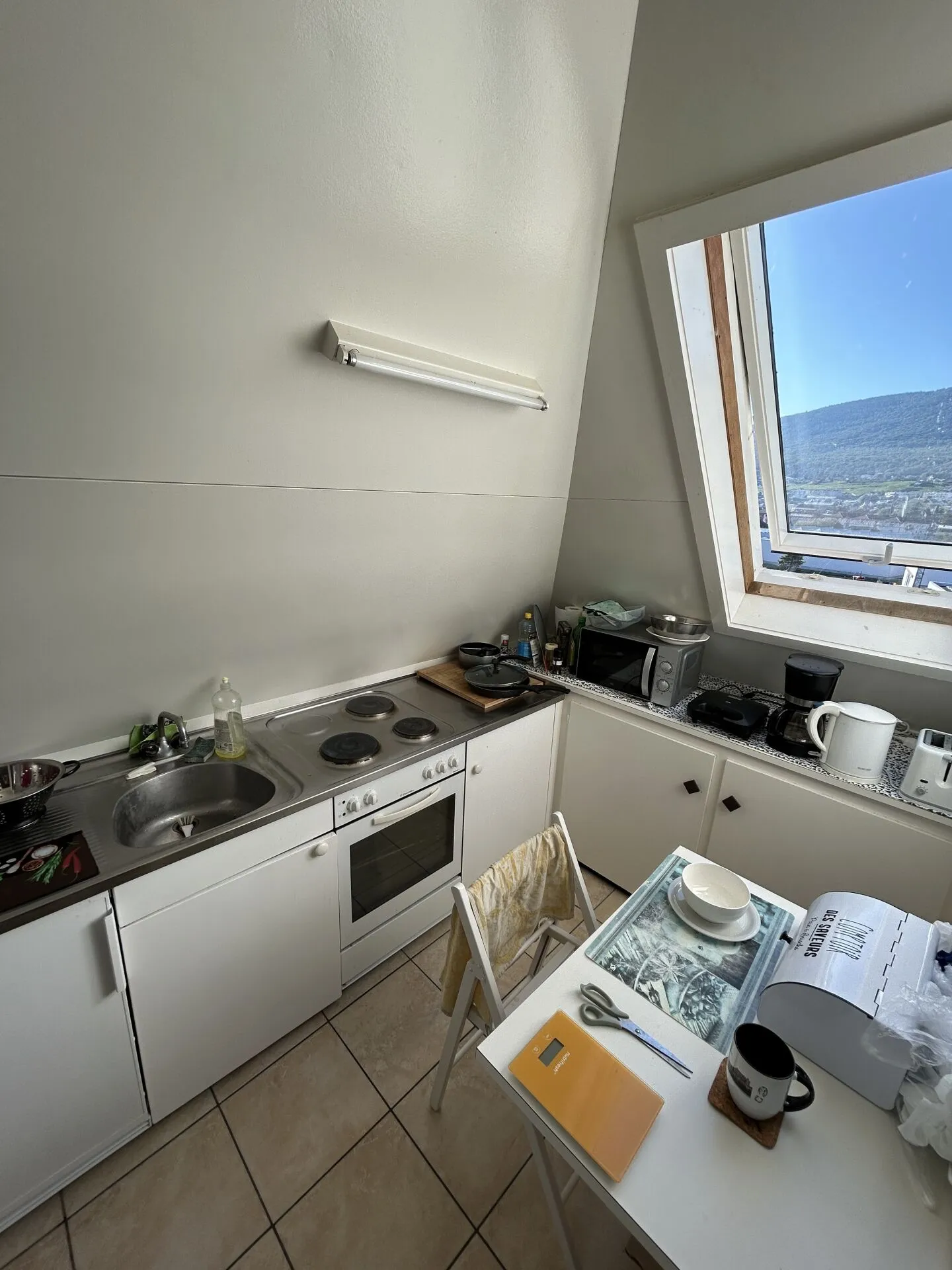 Unmöbliertes Studio im 5. Stock mit Aufzug - Foto 3 von 5