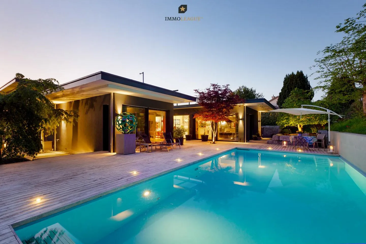 Einzigartige Villa mit Atrium, Pool und Panoramaseesicht. - Foto 3 von 10