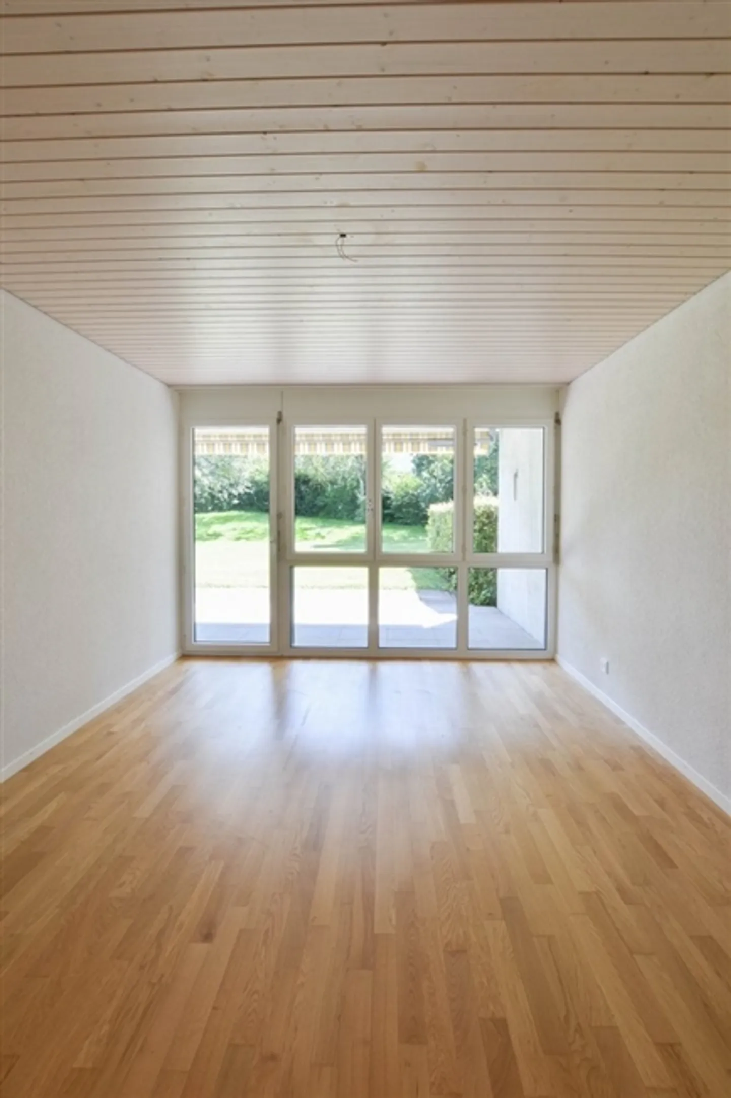 Perfect Family Apartment on the 1st Floor with Private Laundry Room - Photo 4 of 12