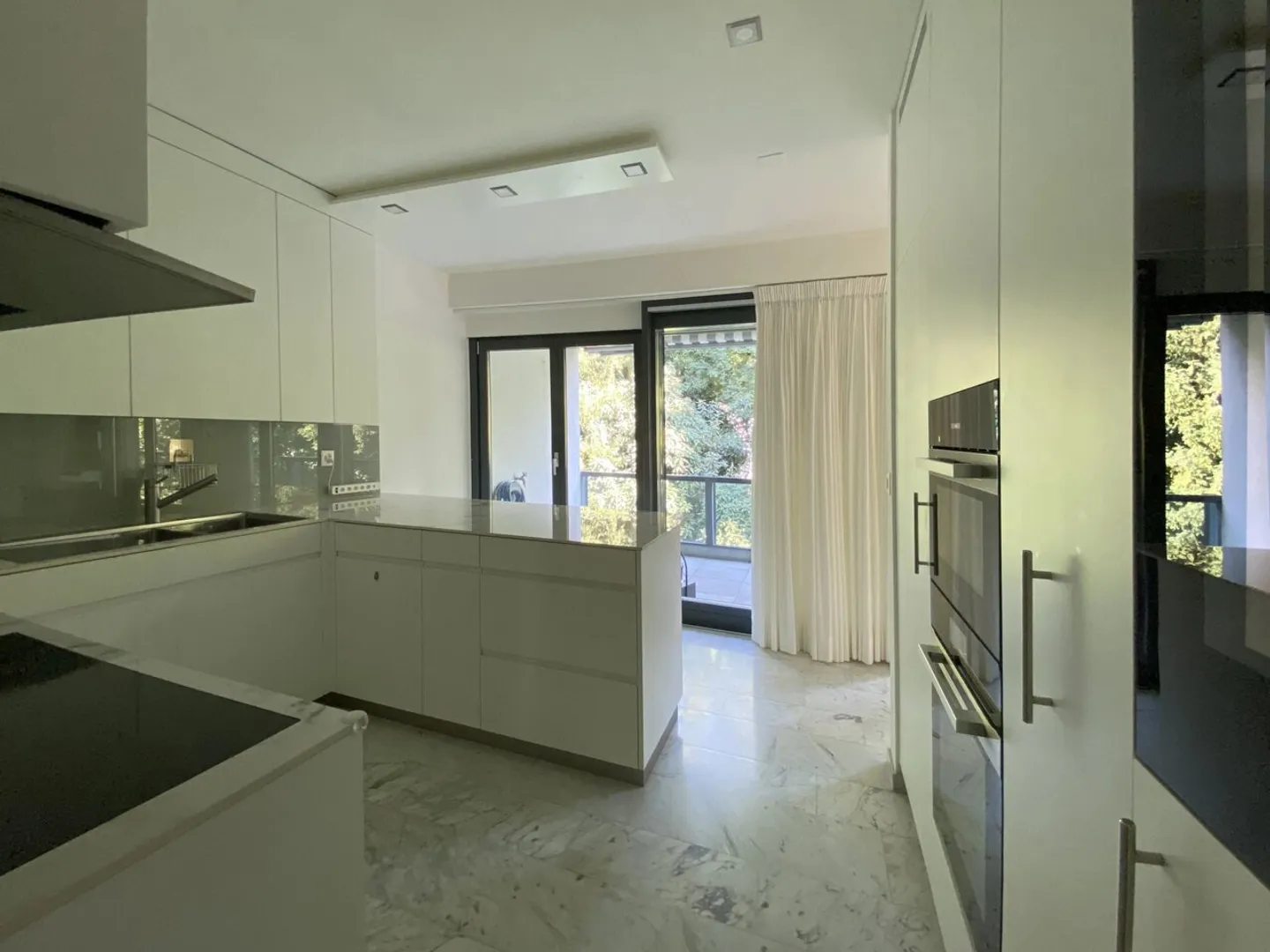 Modern 4.5-room apartment with air conditioning and AEH-PP - Photo 1 of 13