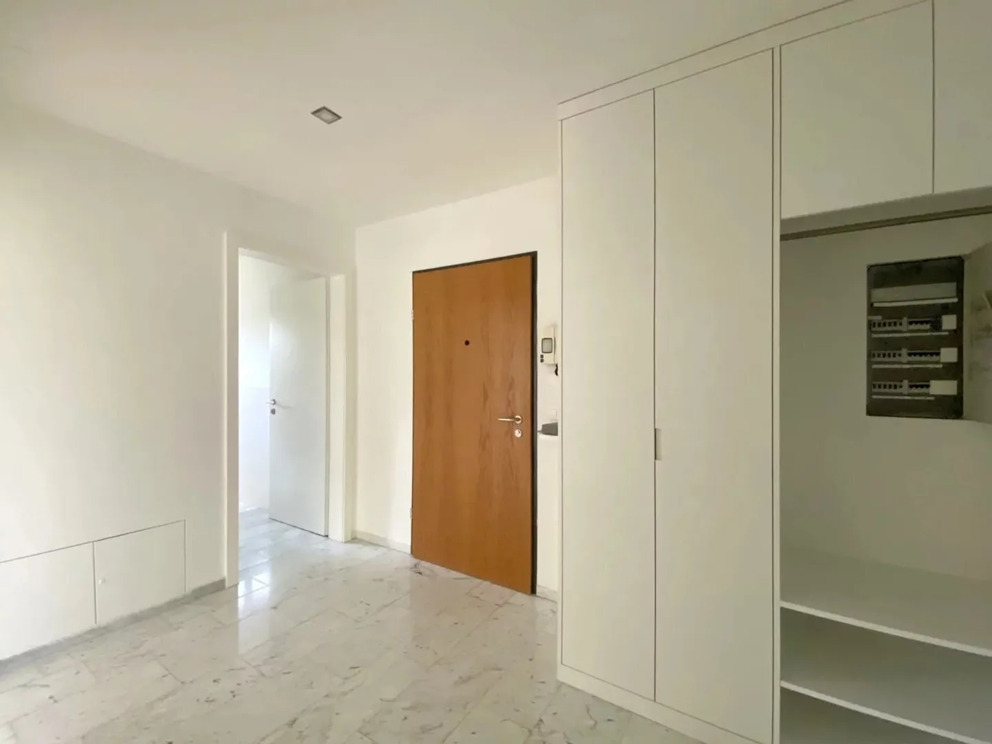 Modern 4.5-room apartment with air conditioning and AEH-PP - Photo 2 of 13