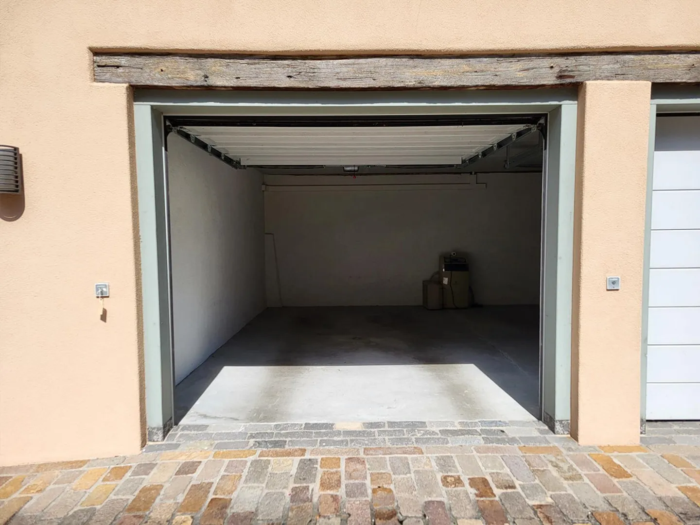 Lockable garage box for rent in the center of Altdorf - Photo 2 of 4