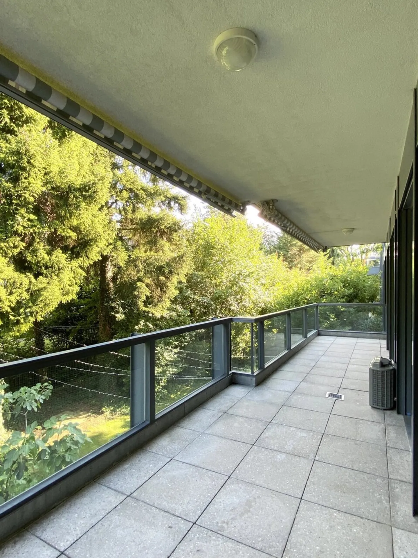 Modern 4.5-room apartment with air conditioning and AEH-PP - Photo 13 of 13