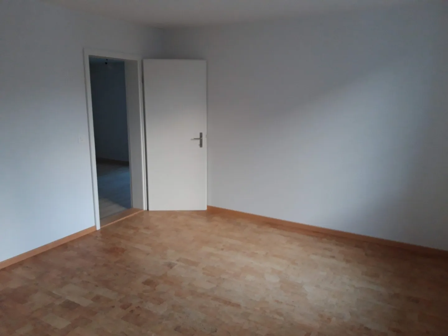 Ampio appartamento al piano terra in affitto a Etzelkofen - Foto 6 di 10