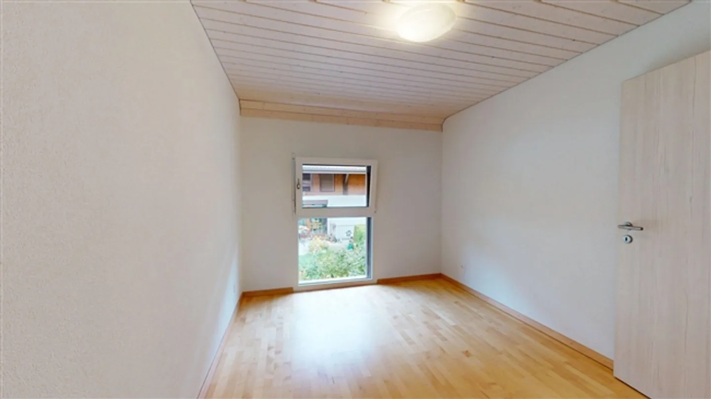 «Wunderschönes Reihenhaus mit großem Garten, ideal gelegen» - Foto 7 von 16