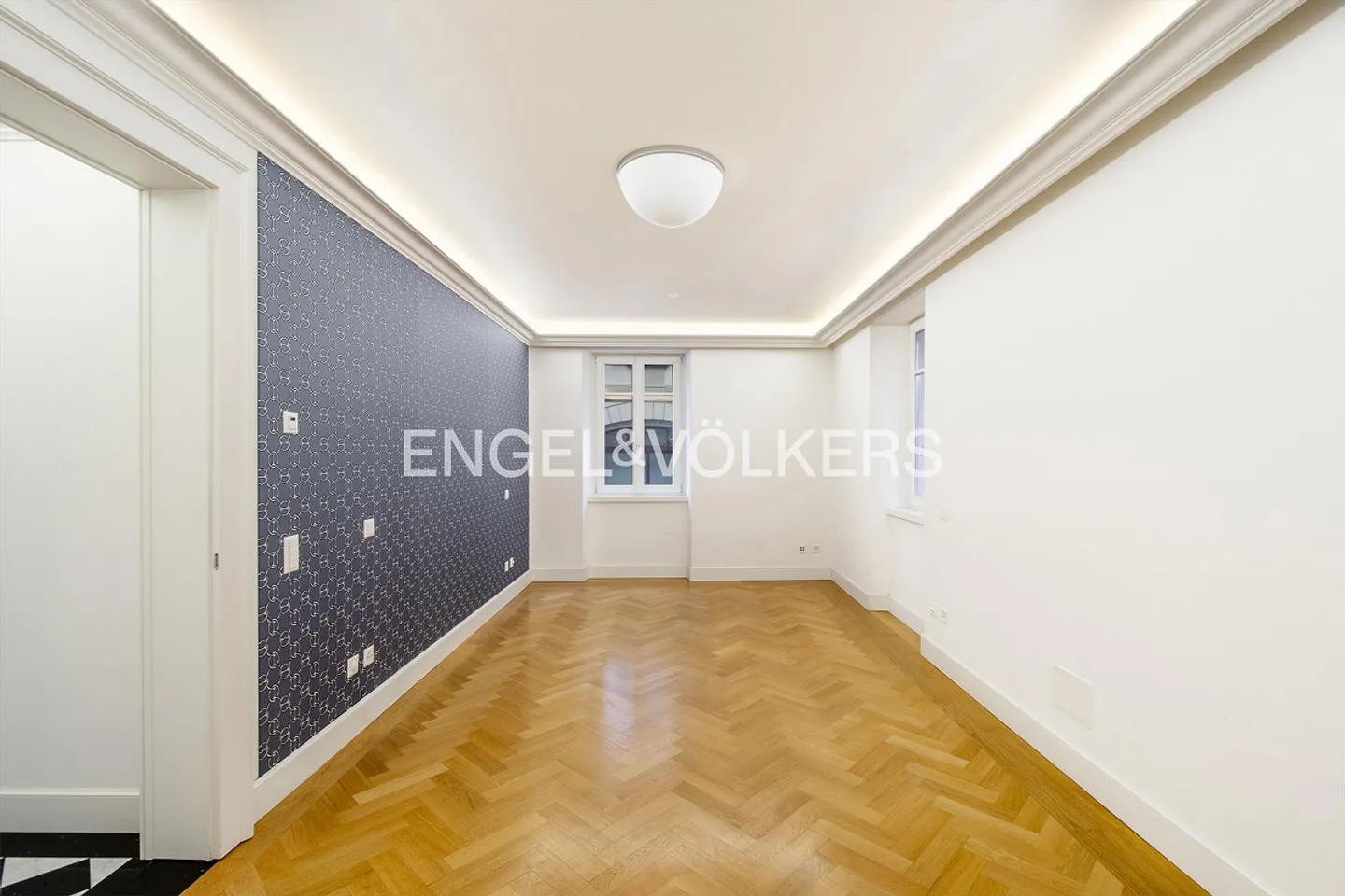 Renovated representative building in the center of Lugano - Photo 6 of 13