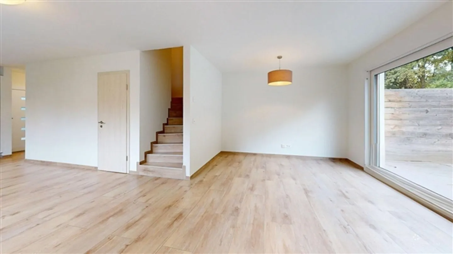 «Wunderschönes Reihenhaus mit großem Garten, ideal gelegen» - Foto 11 von 16