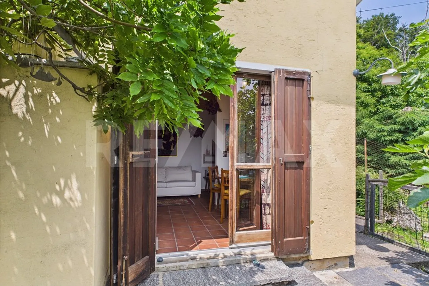 Ein Rückzugsort im Grünen  Rustikaler Ferienhaus mit freier Sicht auf den Luganer See - Foto 4 von 13