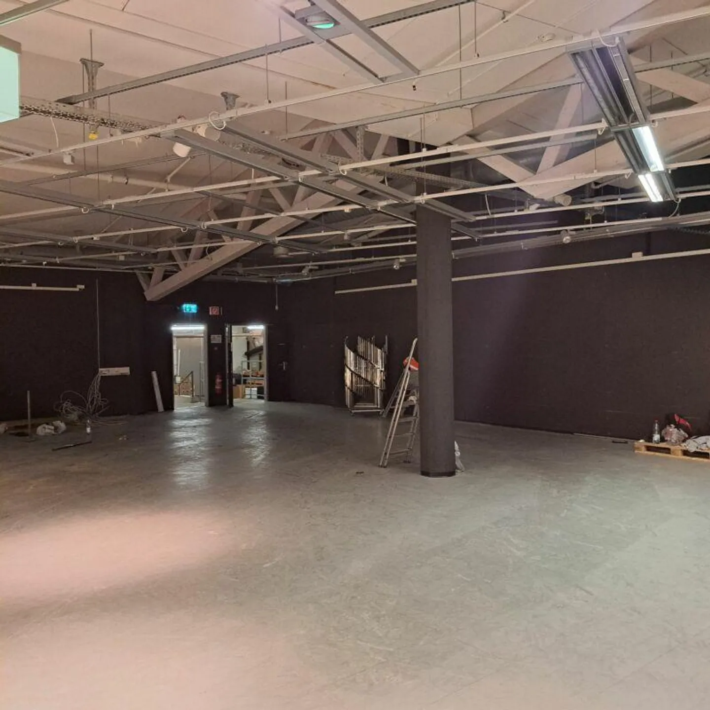 Spazio commerciale attraente nel Säntispark - Foto 7 di 8