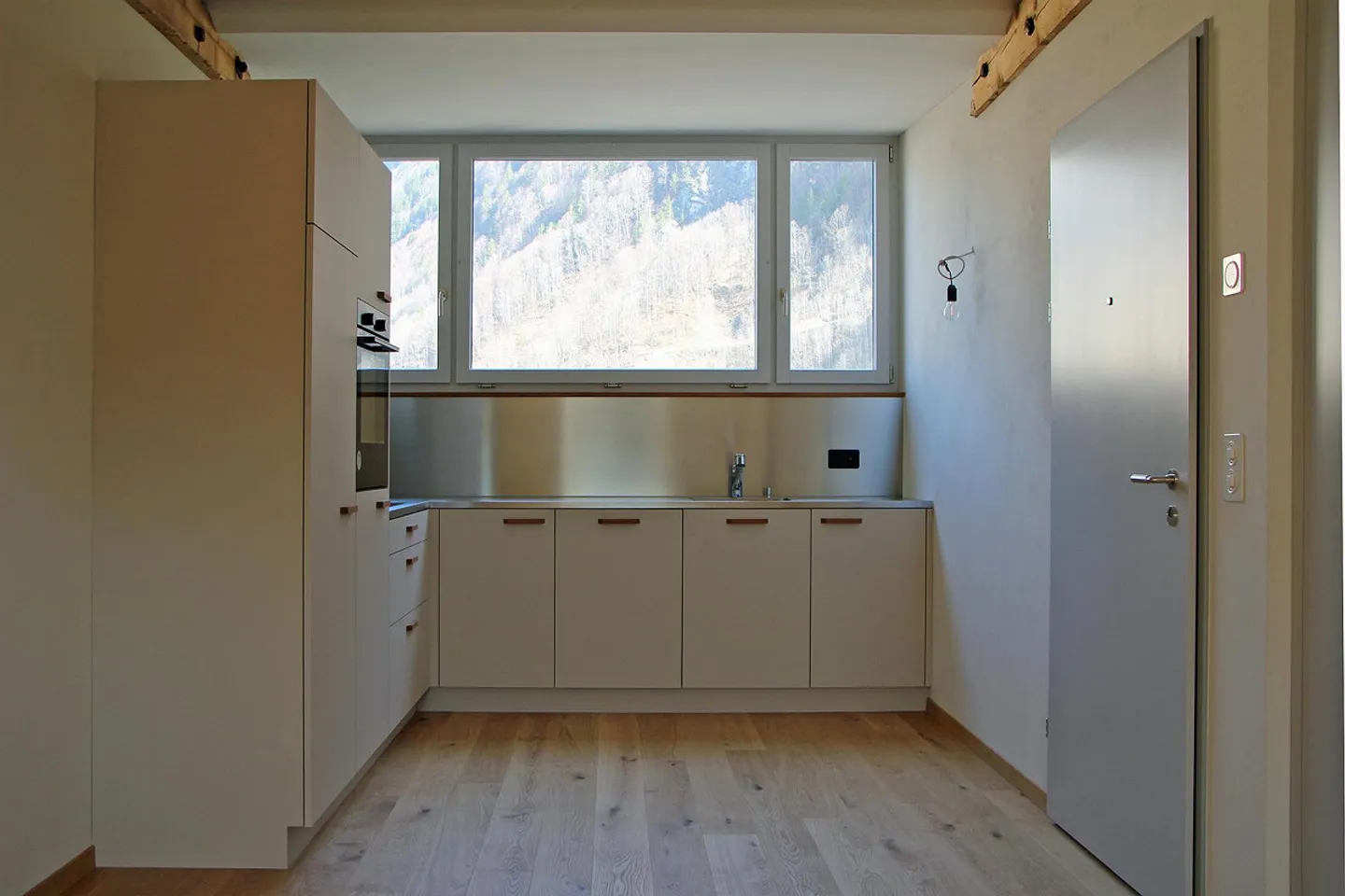 Appartamento 3 camere accogliente e conveniente in mansarda - Foto 3 di 4