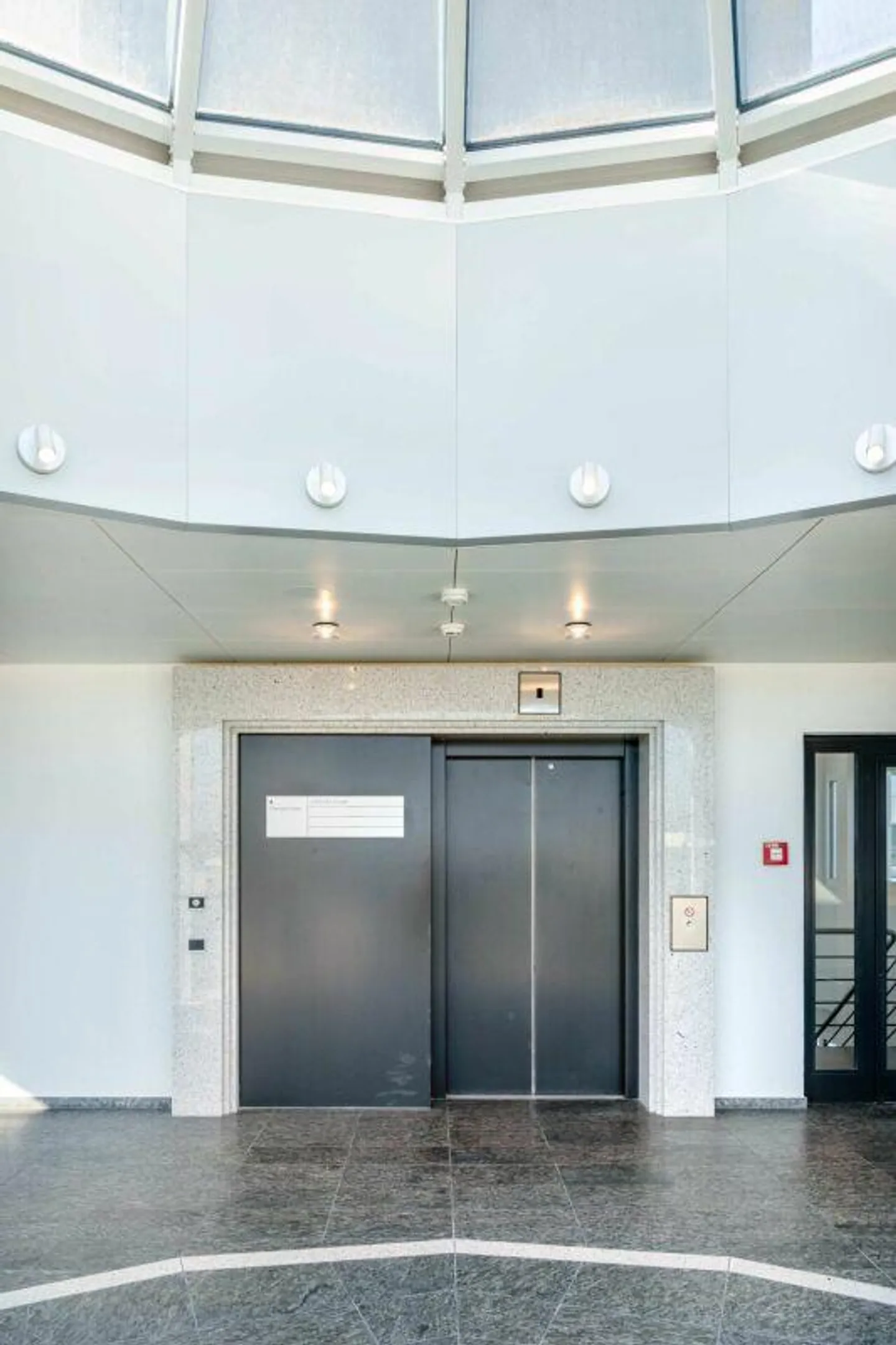 Espace pour la croissance dans un environnement commercial durable, innovant et central... - Photo 8 sur 9