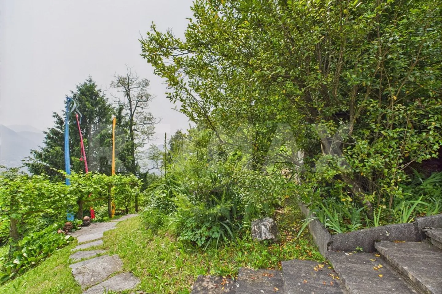 Ein Rückzugsort im Grünen  Rustikaler Ferienhaus mit freier Sicht auf den Luganer See - Foto 6 von 13