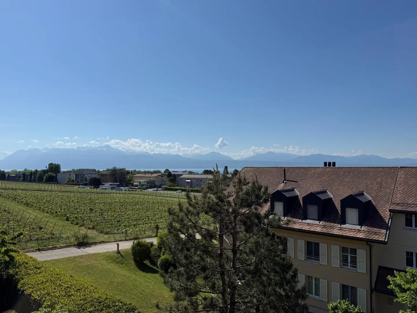 Attique Charmant avec Vue Lac - Photo 8 sur 10