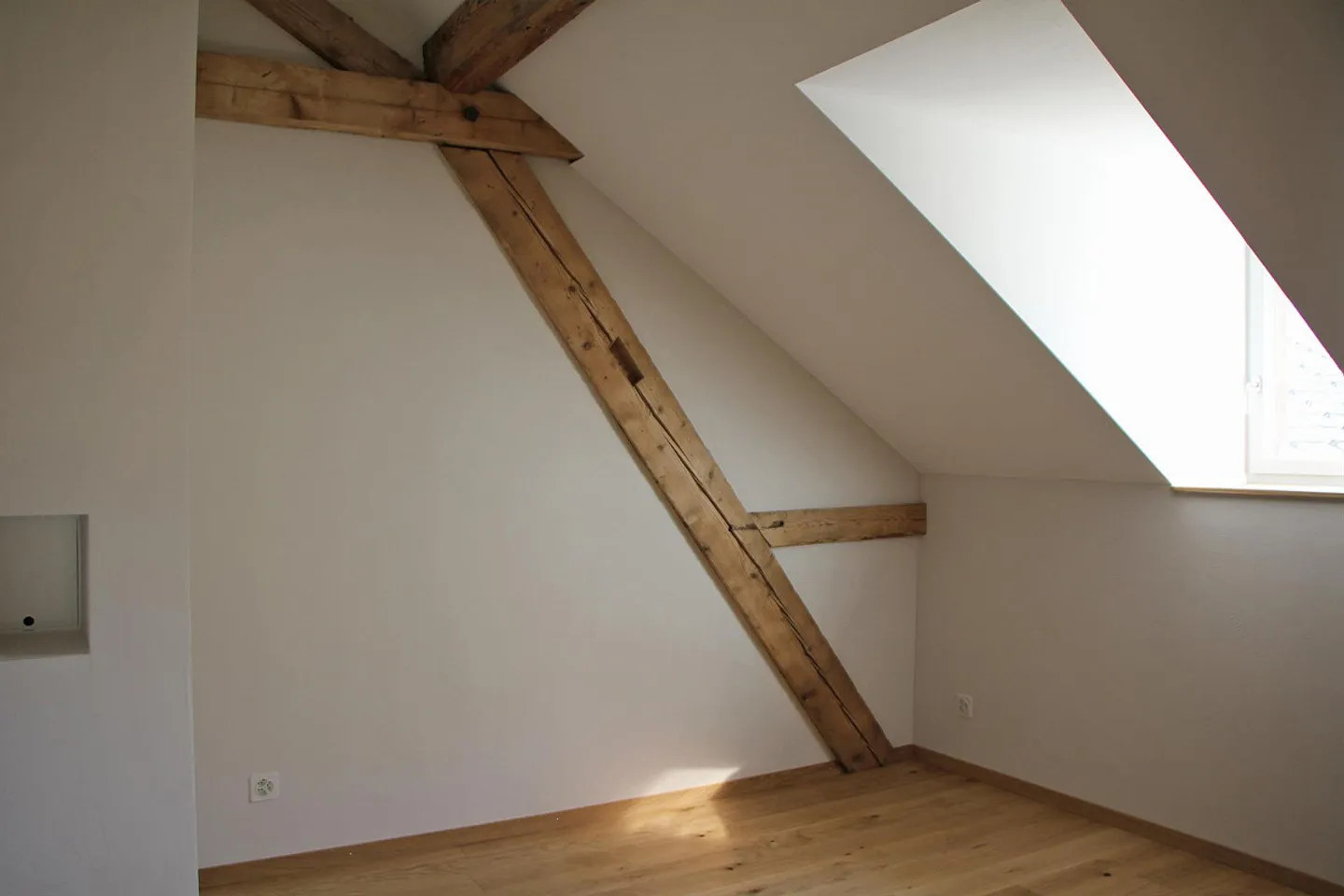 Appartamento 3 camere accogliente e conveniente in mansarda - Foto 4 di 4