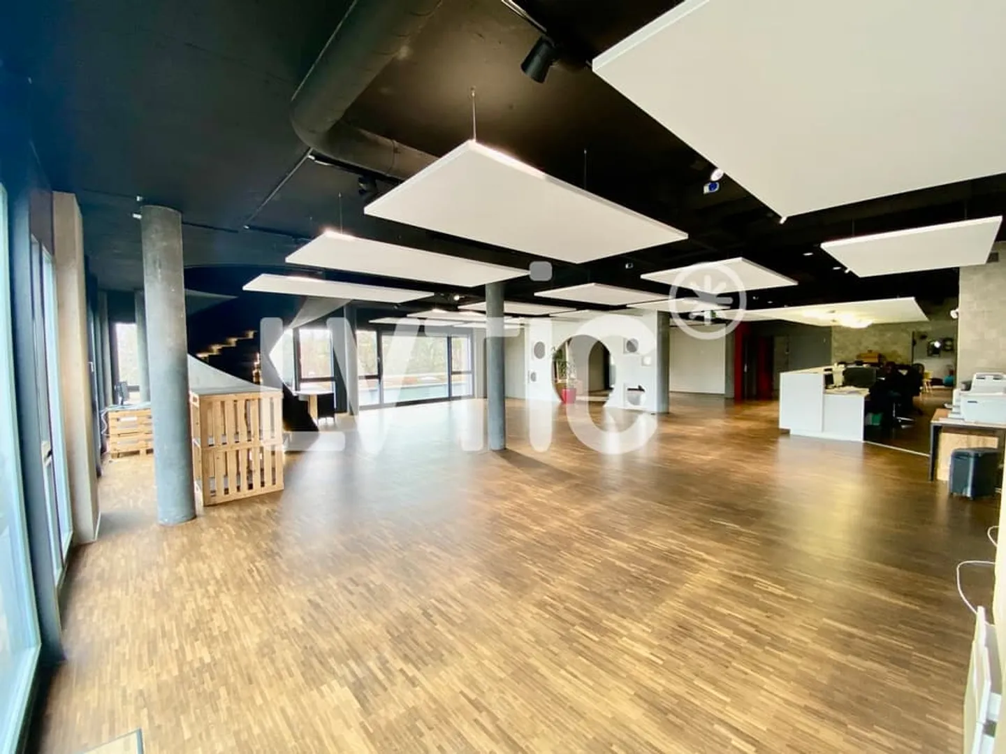 Bureaux, showroom, locaux de 728 m2 à vendre à Givisiez - Fribourg - Photo 3 sur 13