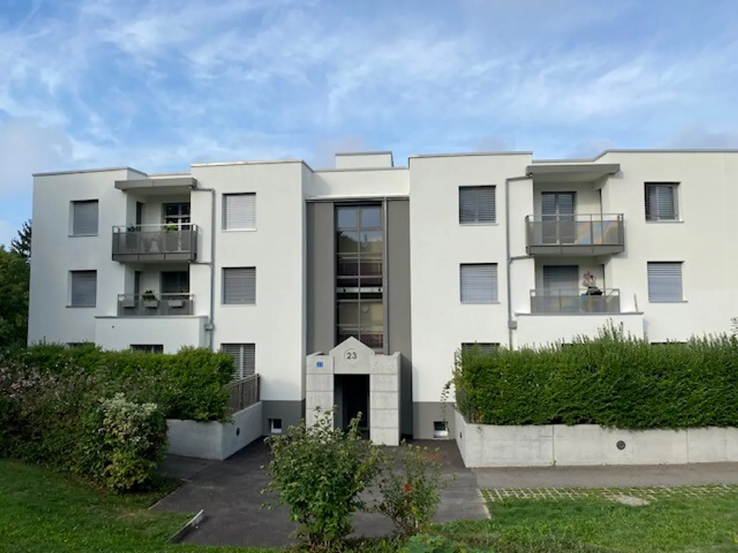 Schöne Wohnung in der Nähe von Geschäften und Schulen - Foto 1 von 8